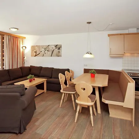 Luxurious Chalet In With Sauna Alpesi faház *