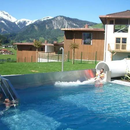 Luxurious Chalet In With Sauna Alpesi faház *