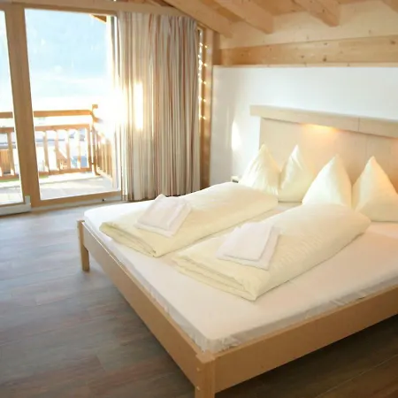 Alpesi faház Luxurious Chalet In With Sauna Wald im Pinzgau